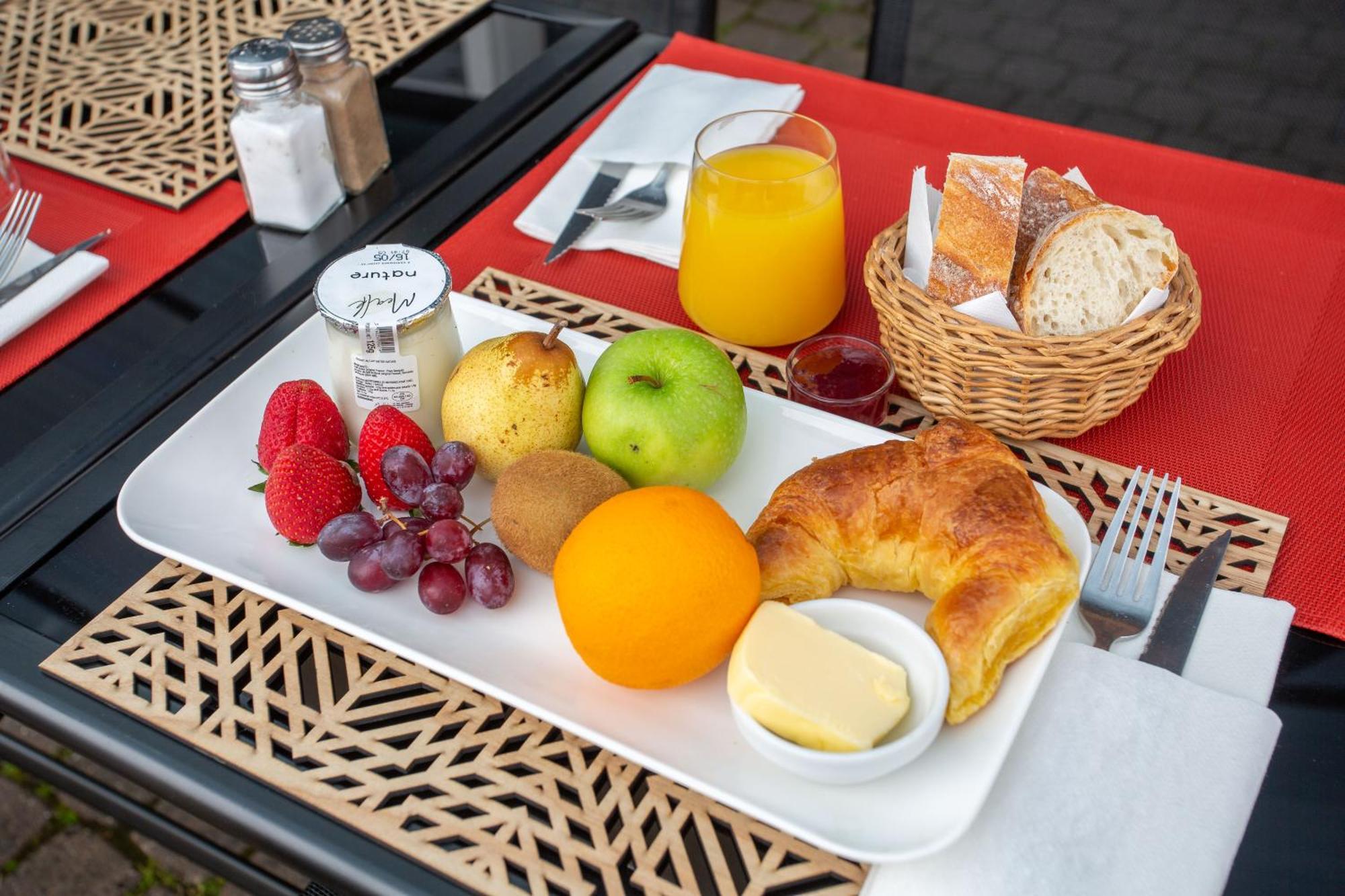 L'Abbatiale Hotel Corbie Екстериор снимка