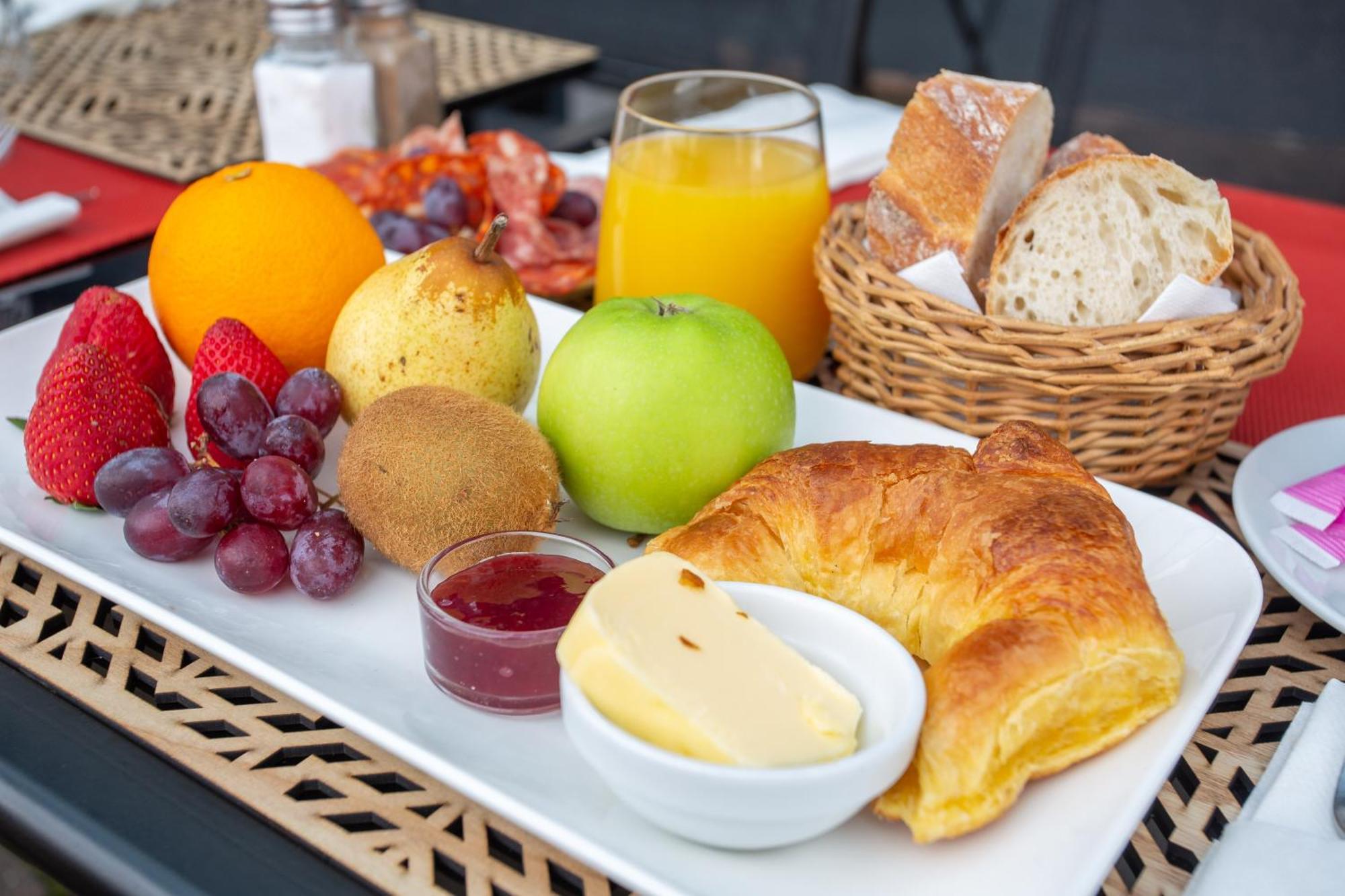 L'Abbatiale Hotel Corbie Екстериор снимка